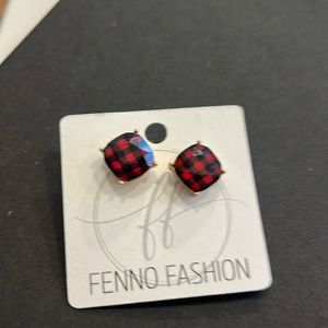Super cute, black and red gingham gold earrings